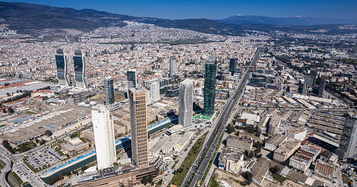 İzmir Gayrimenkul Piyasası: Trendler, Fırsatlar ve Gelecek Beklentileri