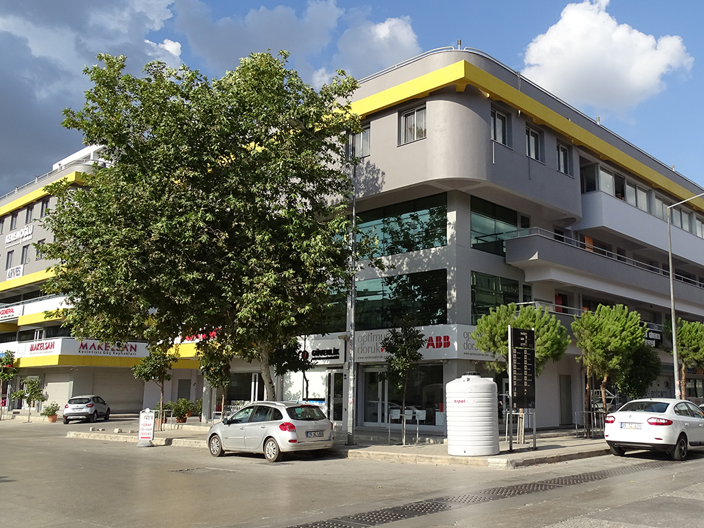 İzmir Gıda Çarşısı Emlak Ofisi